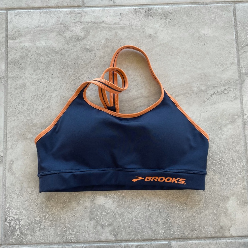 NWOT brooks sports bra